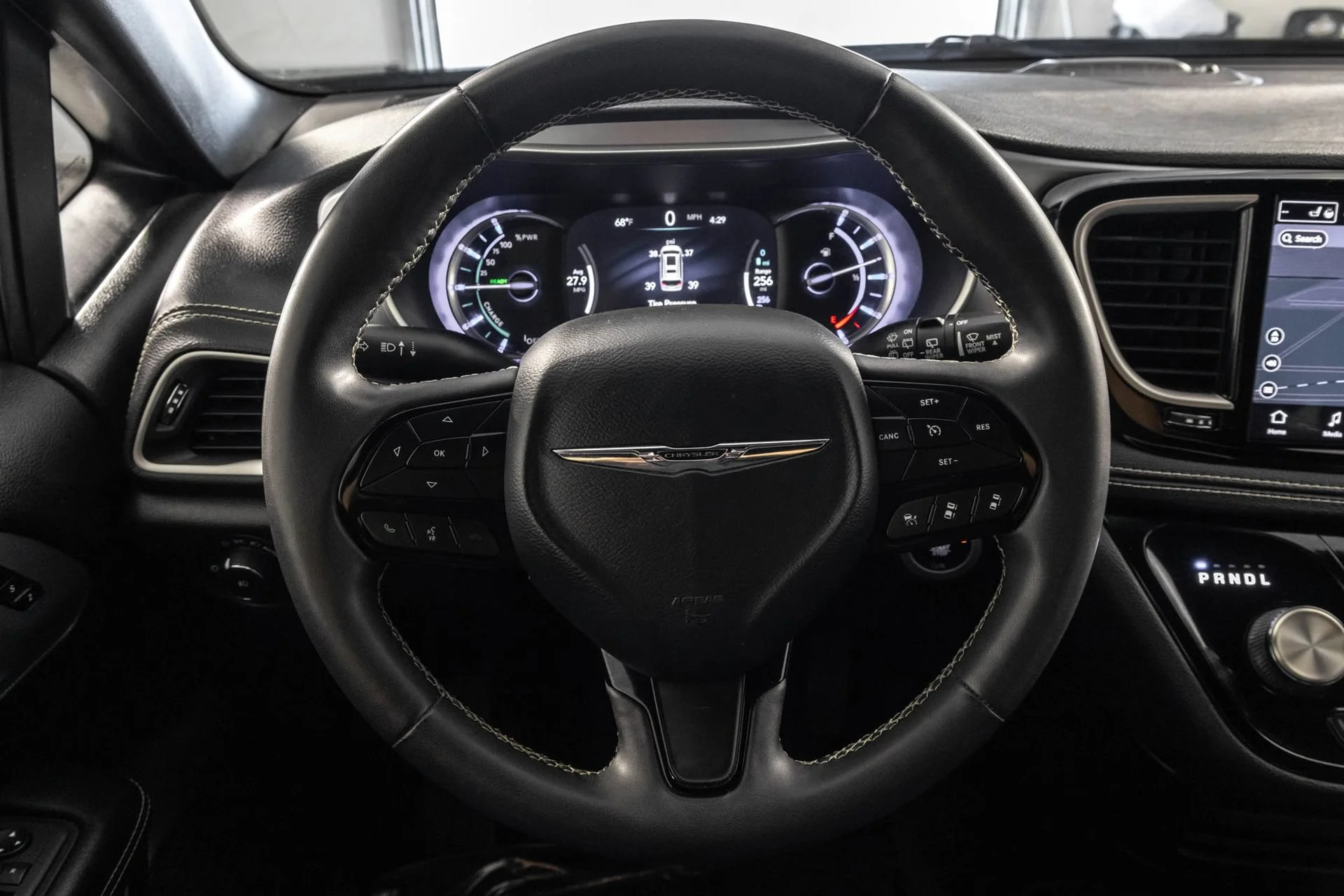 Used 2022 Black Chrysler Touring L image 32