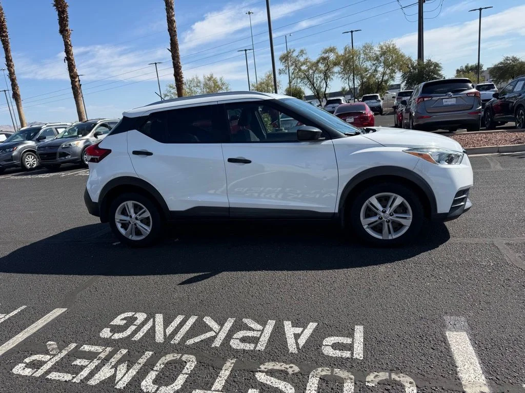 Used 2018 White Nissan S image 10