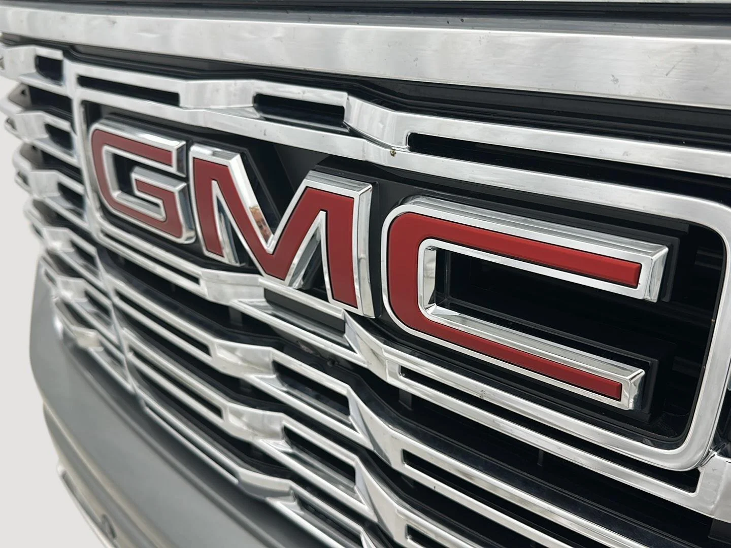 Used 2024 Sterling Metallic GMC Denali image 28