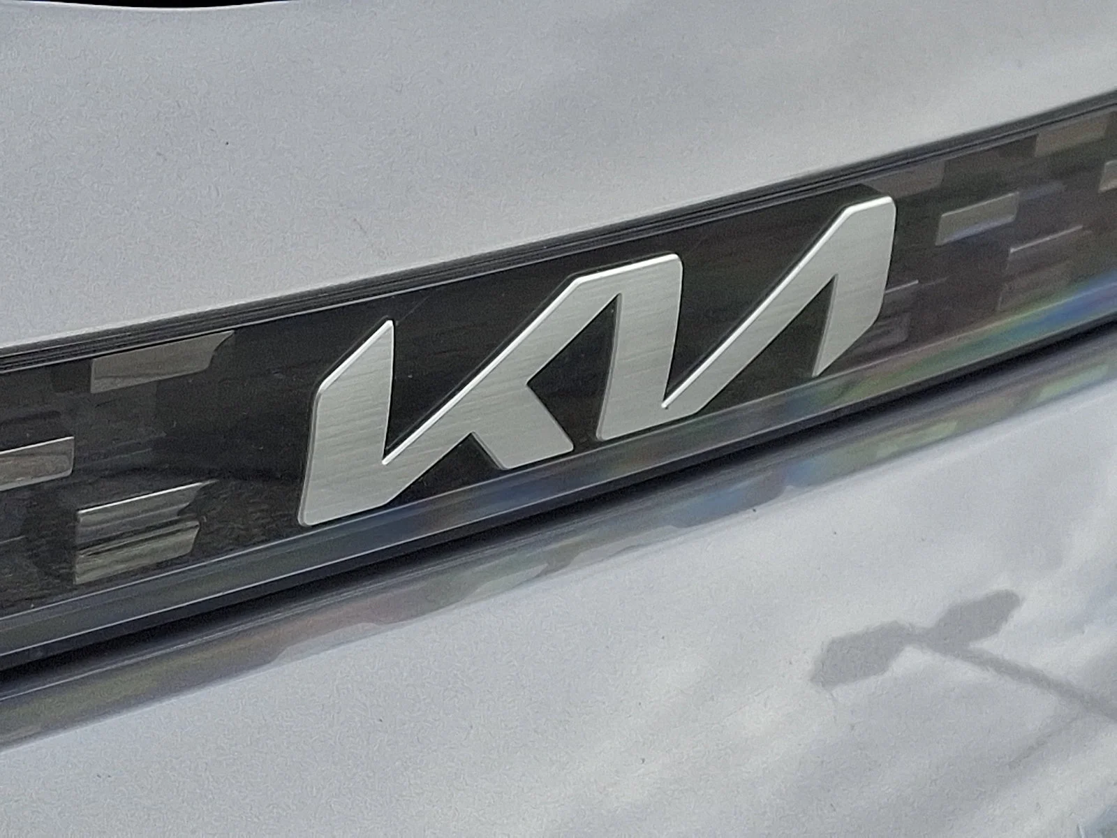 Certified Used 2023 Gray Kia LX image 13