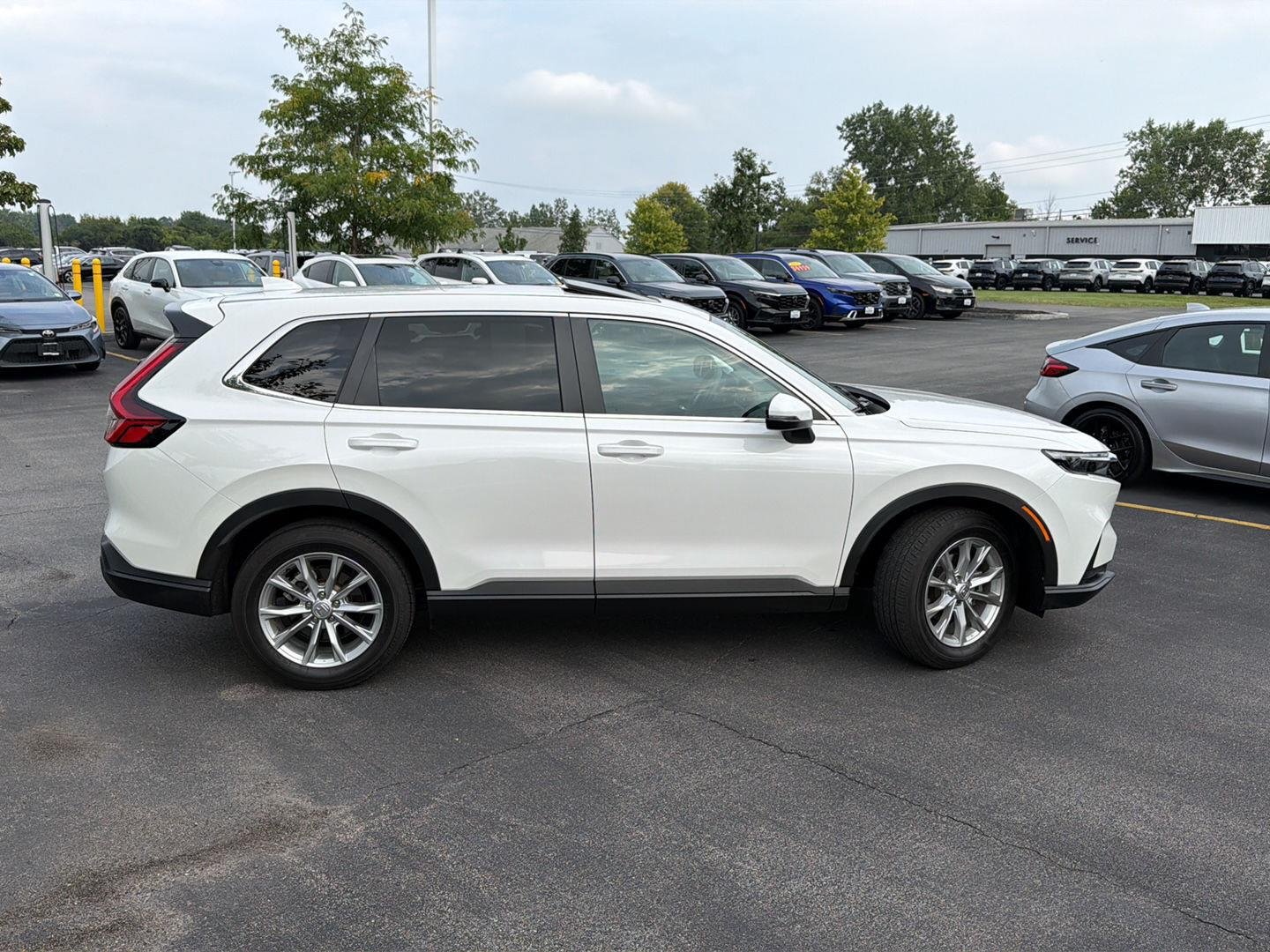 Used 2024 Platinum White Pearl Honda EX image 8