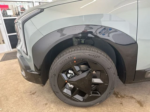 New 2027 Iceberg Green Kia X-Line S image 21