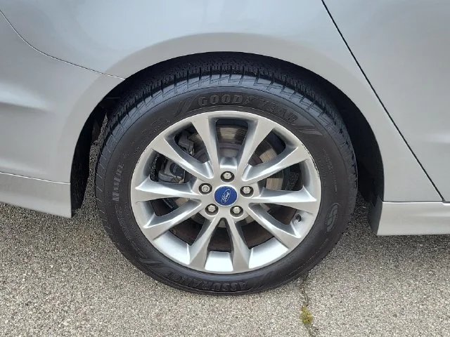 Used 2017 Silver Ford SE image 7