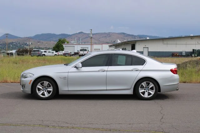 Used 2012 Silver BMW 528i xDrive image 3