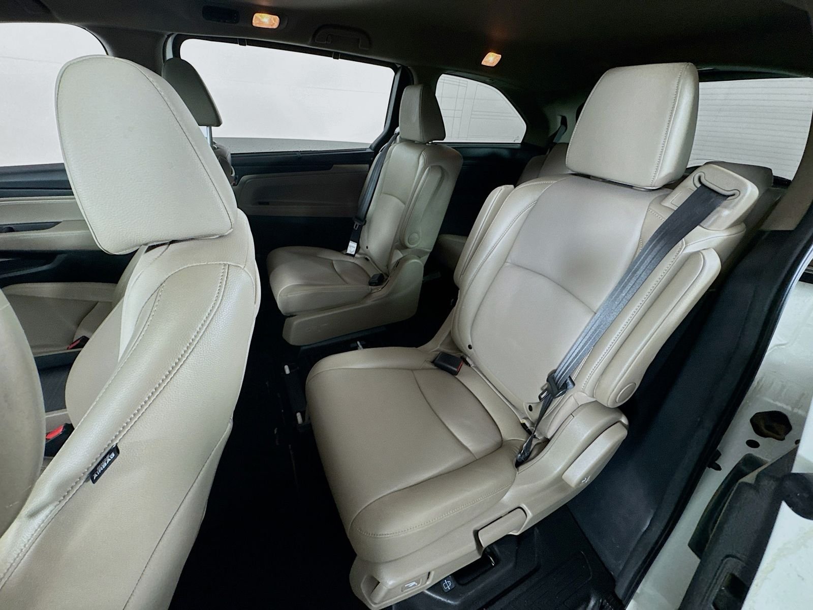 Used 2019 White Diamond Pearl Honda EX-L image 18