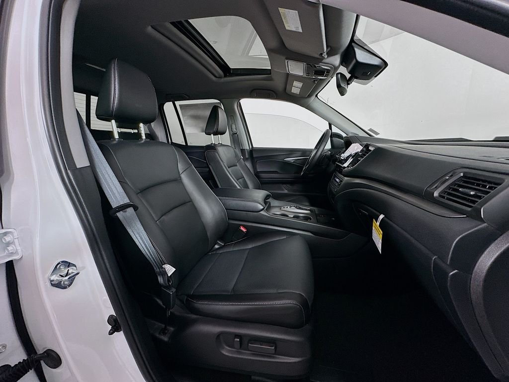 New 2026 Platinum White Pearl Honda RTL image 28