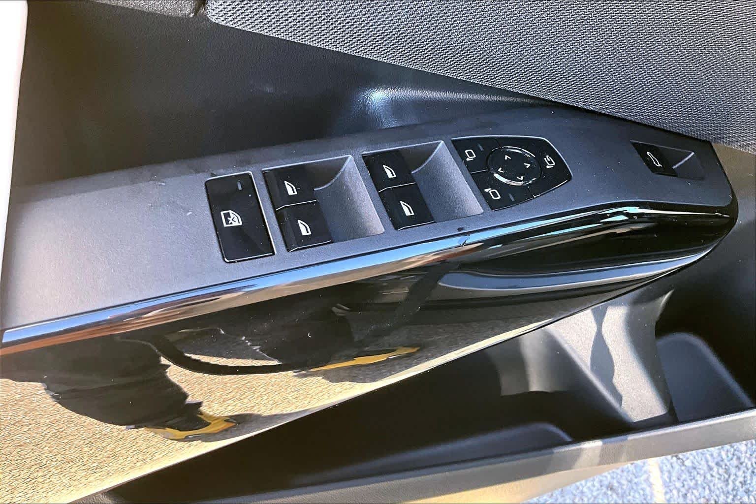 Used 2026 Skyscraper Grey Metallic BMW 30 xDrive image 19