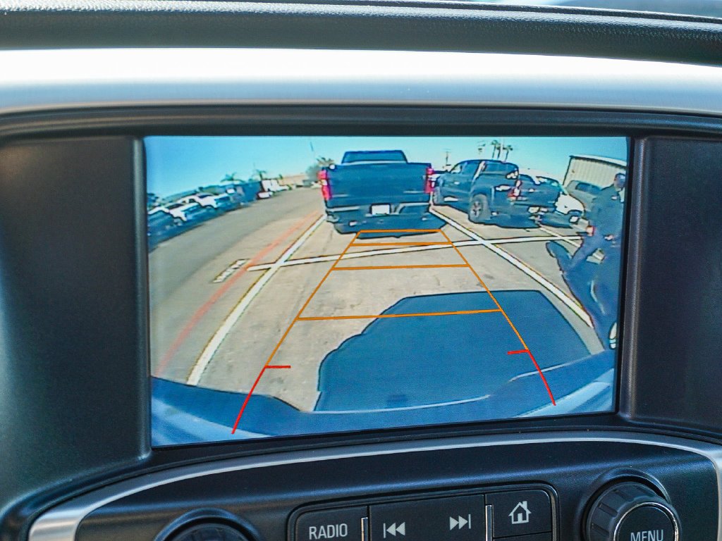 Used 2017 White GMC SLE image 23