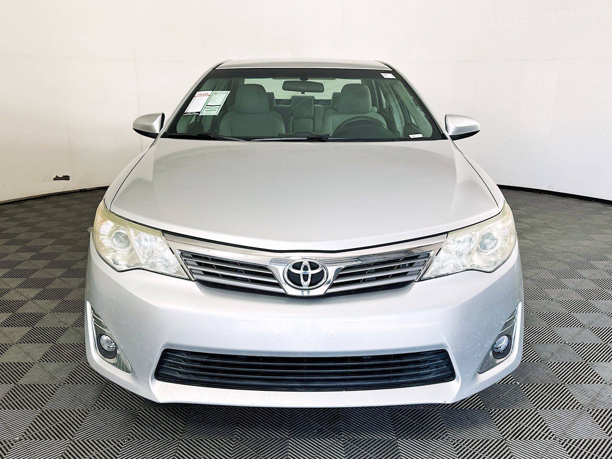 Used 2012 Classic Silver Metallic Toyota L image 8