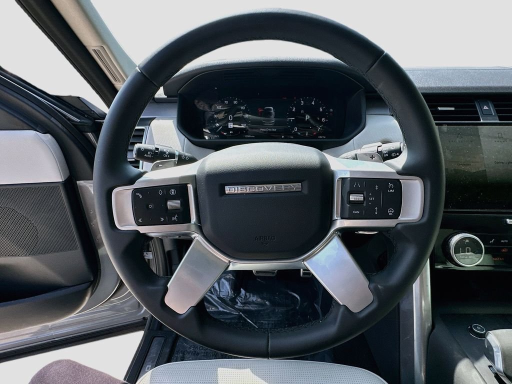 Used 2025 Gray Land Rover Dynamic SE image 12