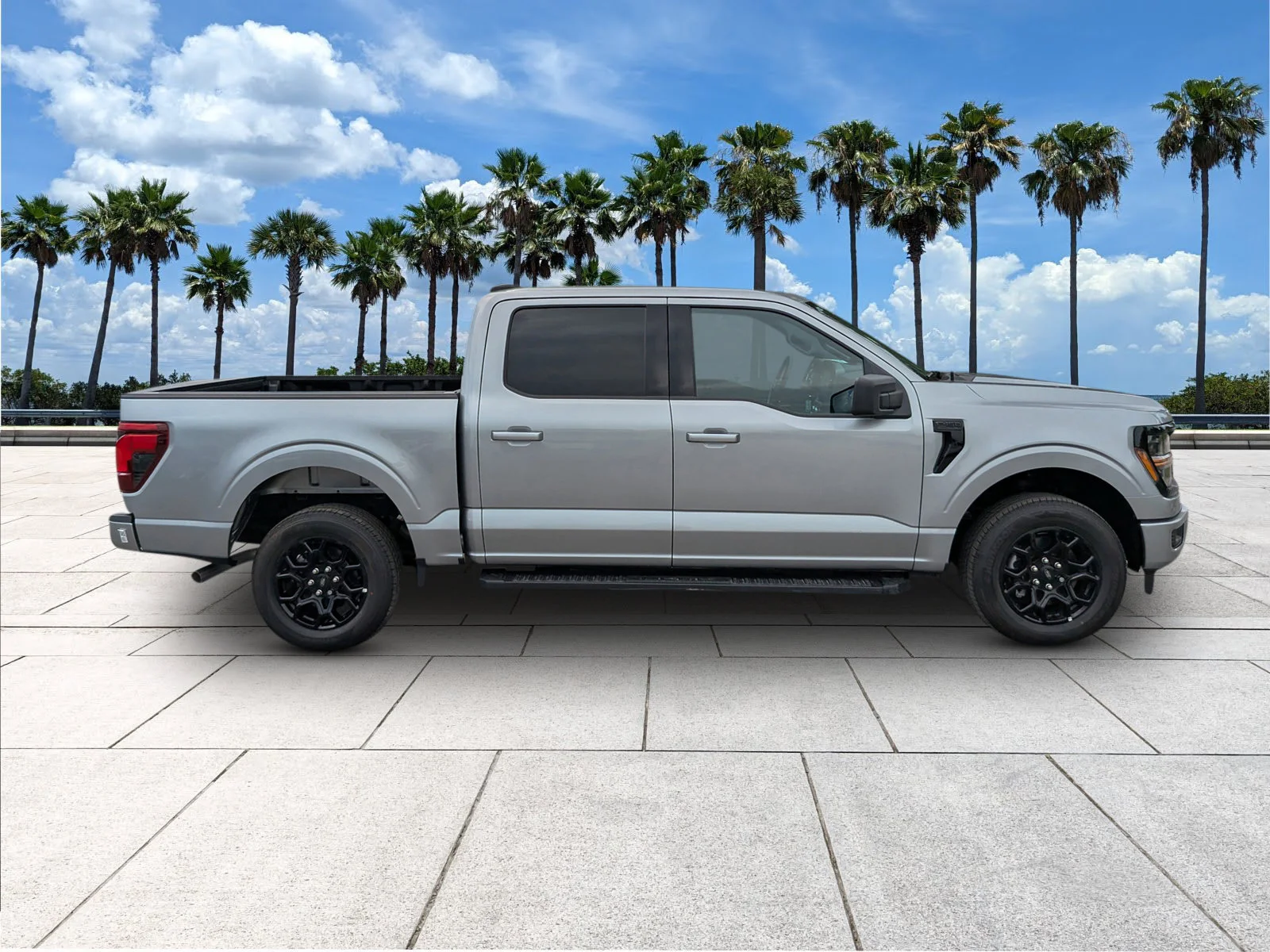 New 2026 Iconic Silver Metallic Ford XLT image 8
