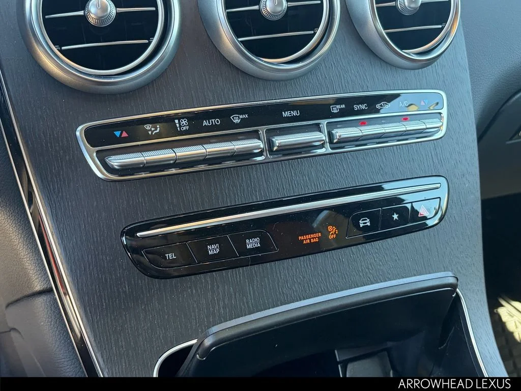Used 2022 Red Mercedes-Benz GLC 300 image 24