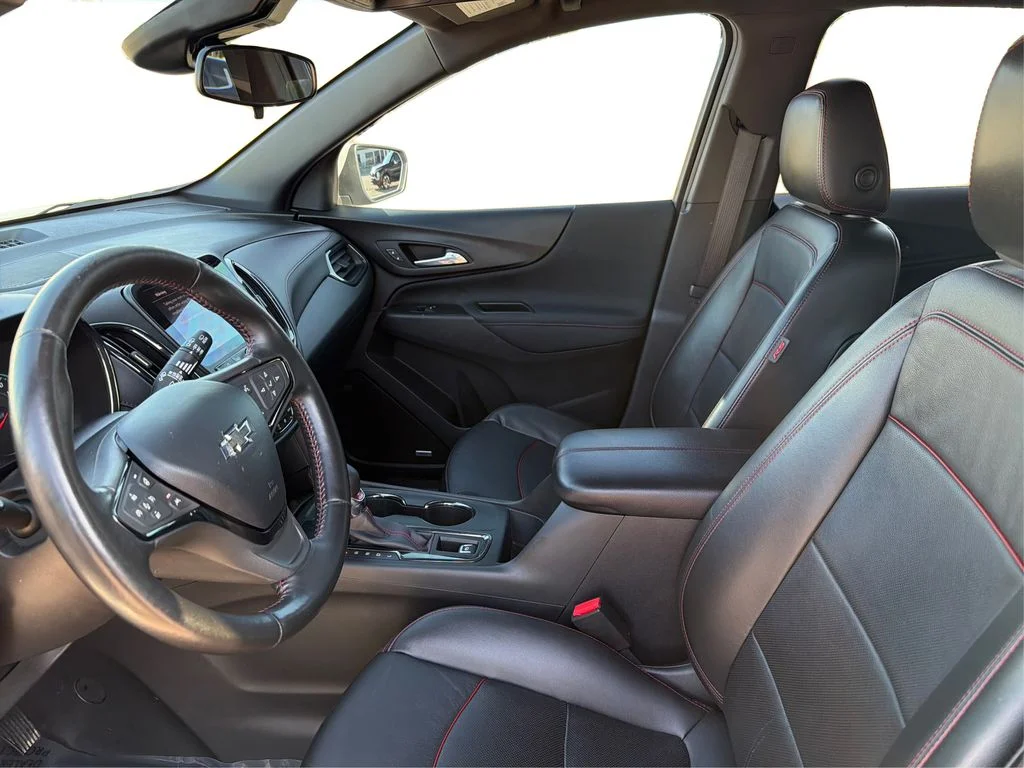 Used 2022 Iridescent Pearl Tricoat Chevrolet RS image 10