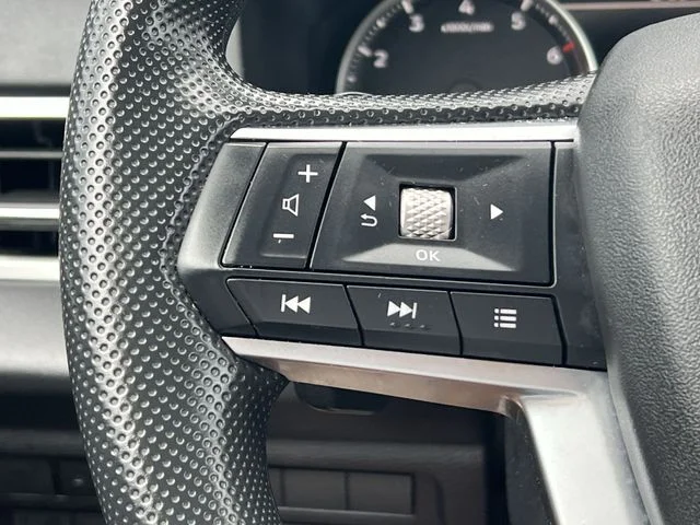 Used 2025 Black Mitsubishi ES image 29