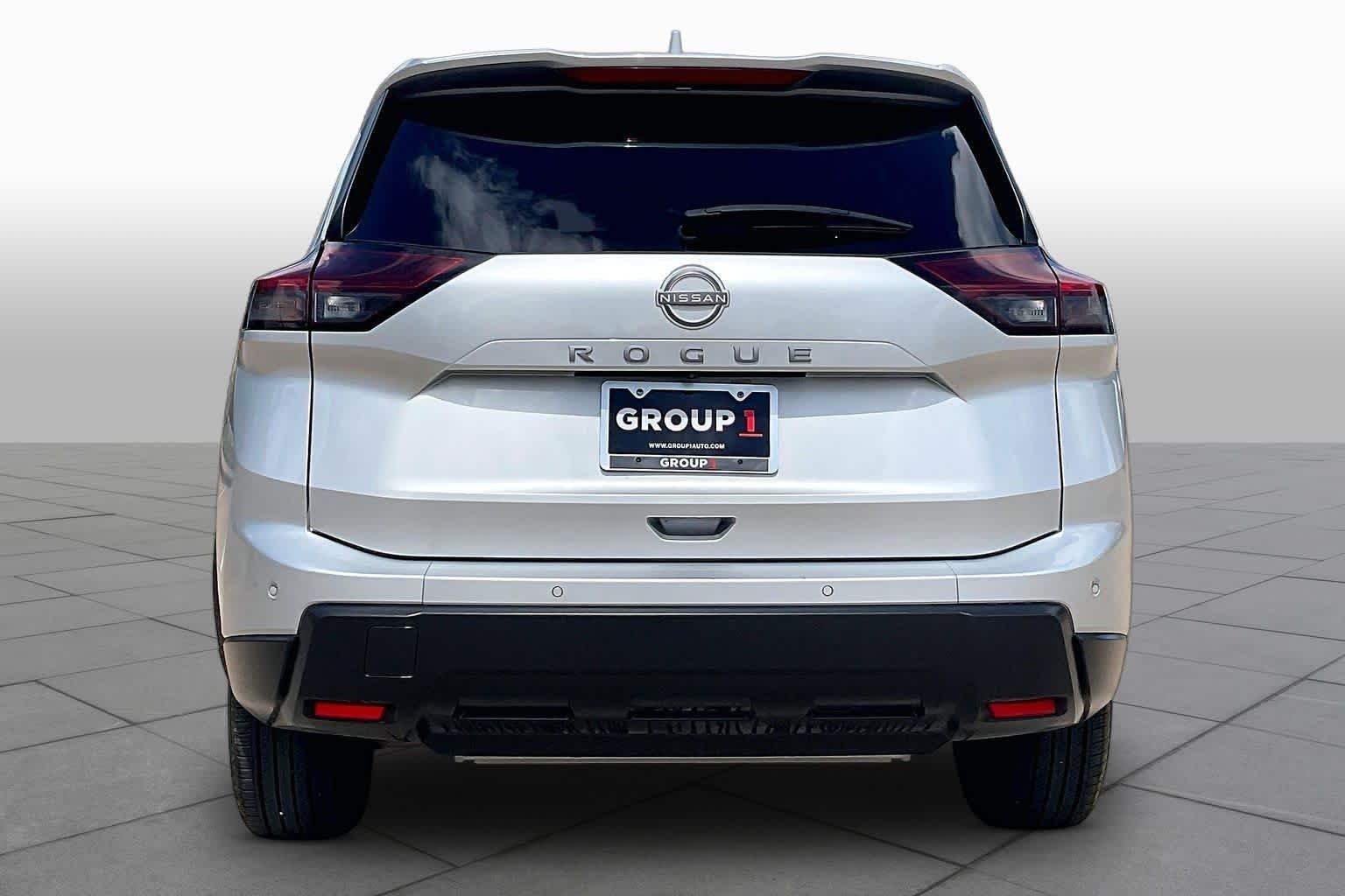 Used 2025 Brilliant Silver Metallic Nissan SV image 5