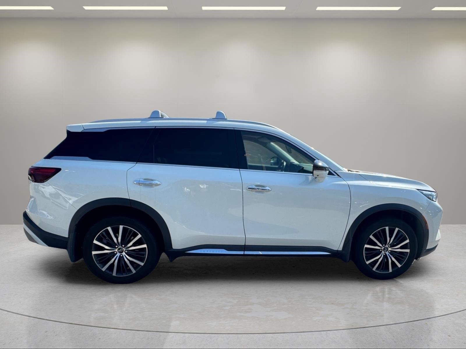 Used 2024 Majestic White INFINITI SENSORY image 6