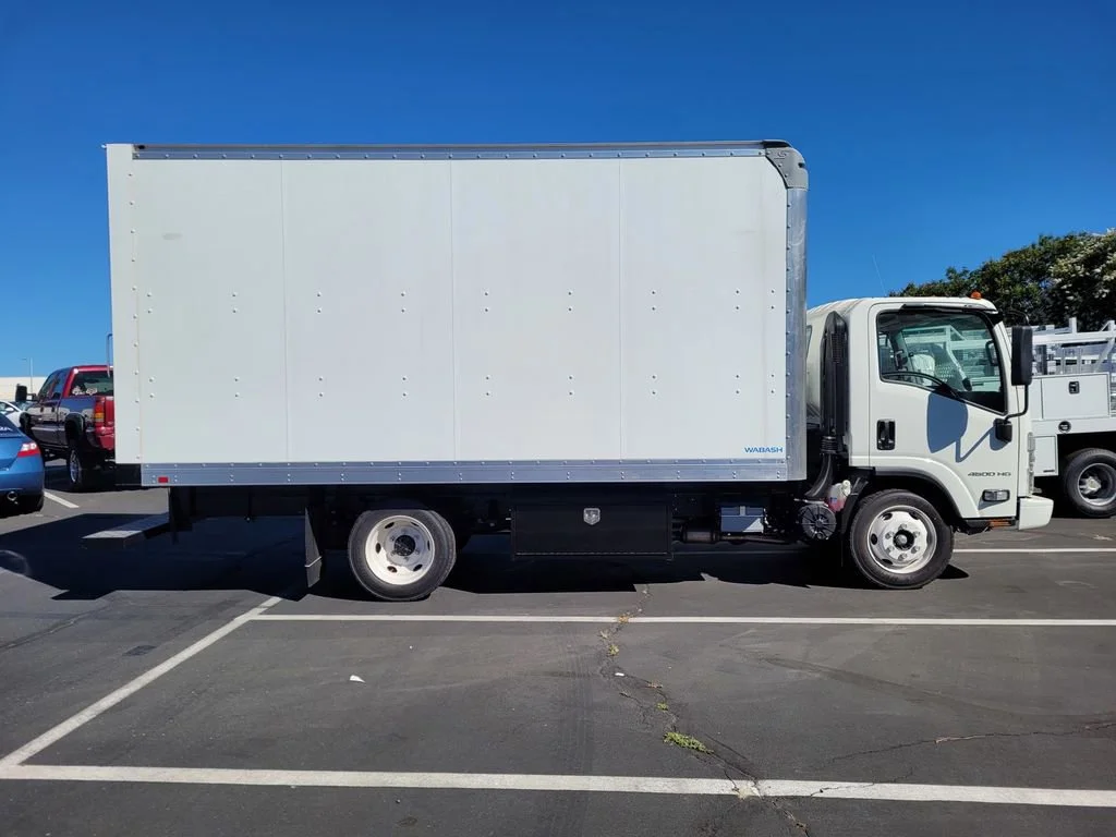 New 2024 Arc White Chevrolet  image 4