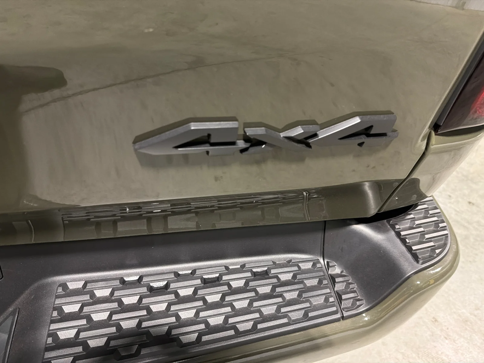 New 2027 Tank Exterior Paint RAM Laramie image 10