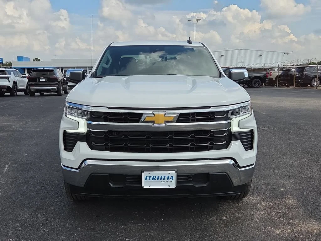 New 2026 Summit White Chevrolet LT image 21
