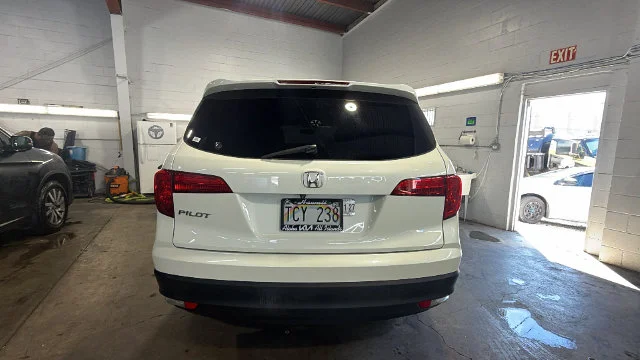 Used 2017 White Honda EX-L image 4