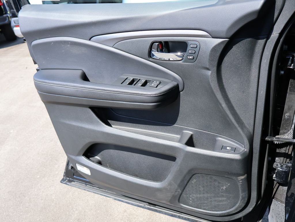 Used 2023  Honda RTL-E image 32