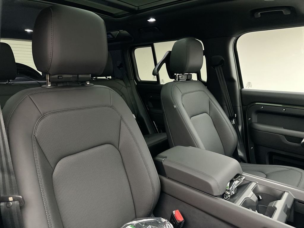 New 2026 Woolstone Green Land Rover S image 8