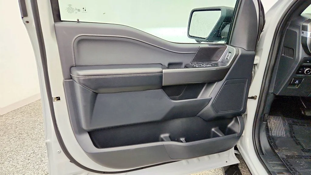 Used 2023 Avalanche Ford XLT 4WD SuperCrew 5.5