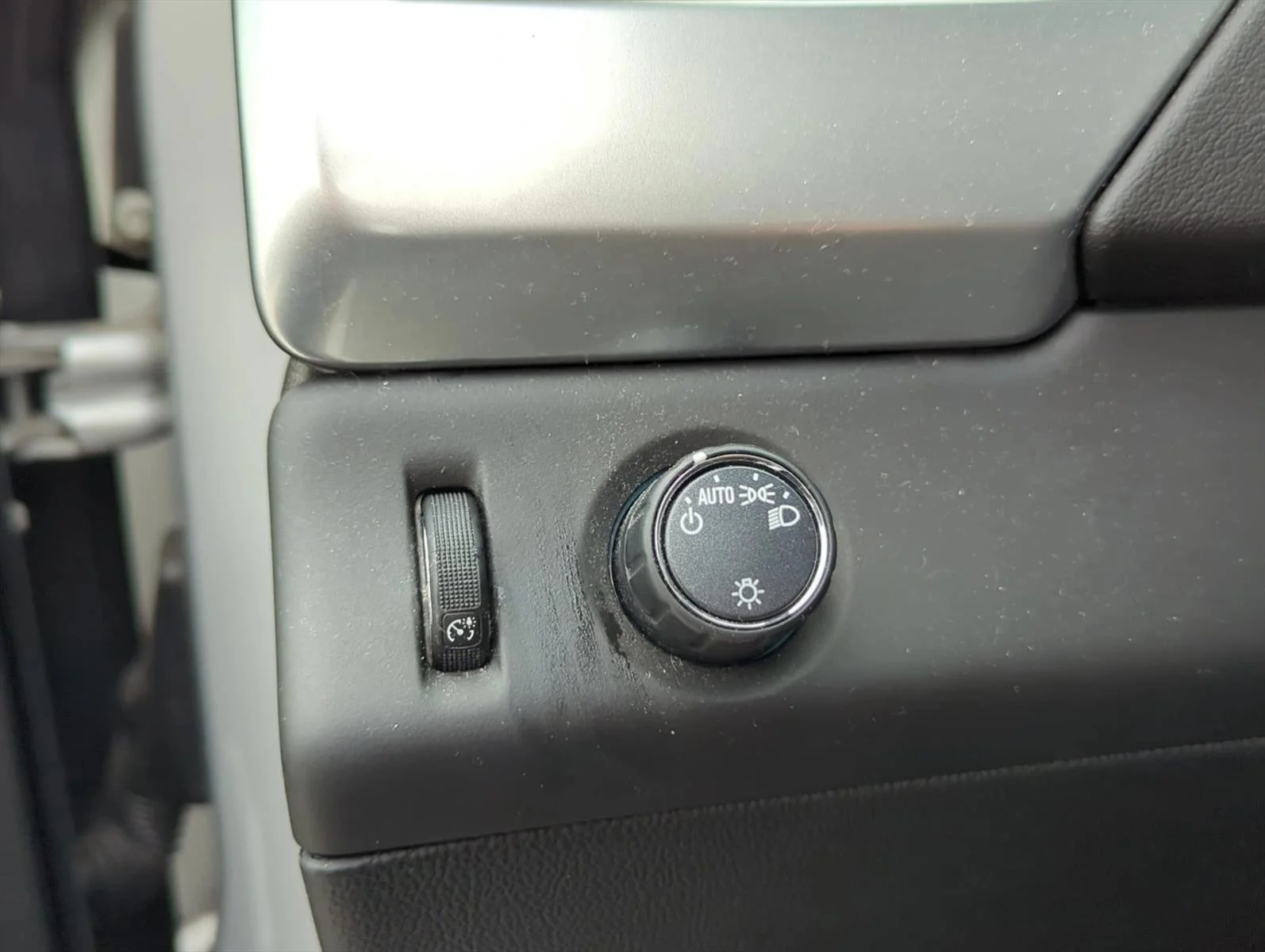 Used 2019 Silver Ice Metallic Chevrolet LS image 13