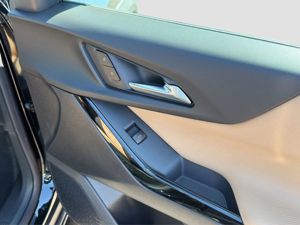 New 2026 Mosaic Black Metallic Chevrolet ACTIV image 26
