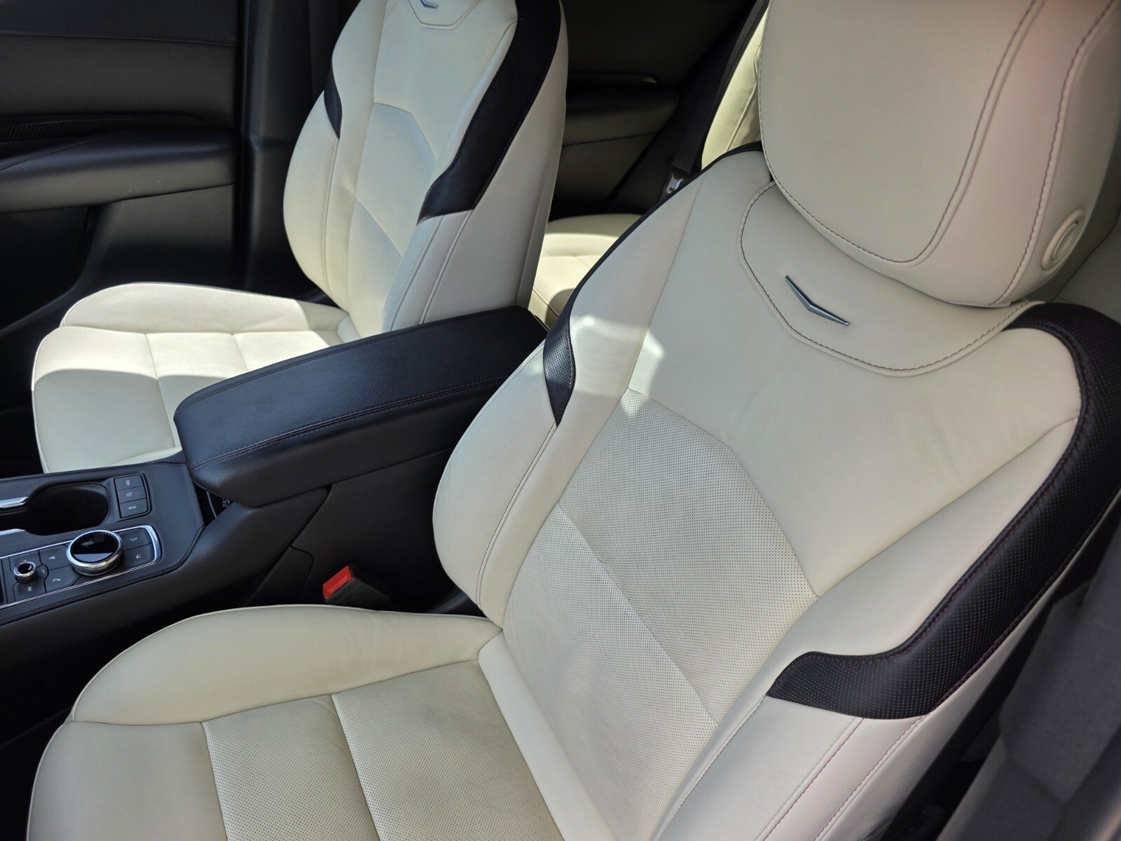 Used 2022 Crystal White Tricoat Cadillac FWD Sport image 12