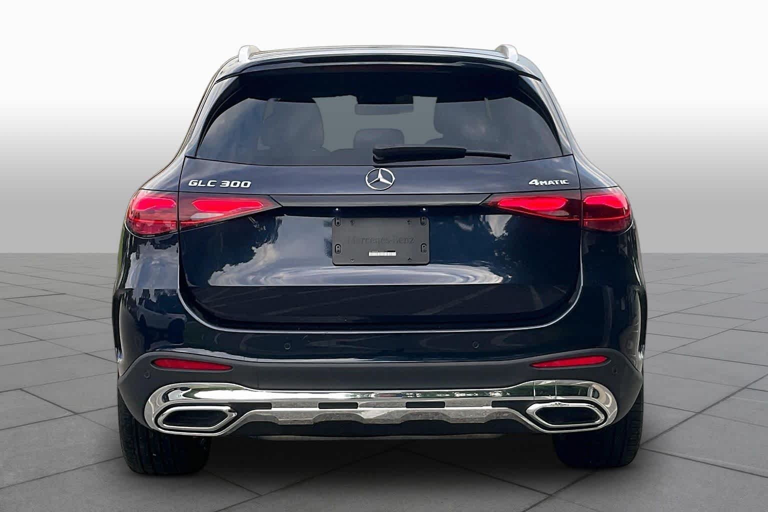 Used 2023 Nautical Blue Metallic Mercedes-Benz GLC 300 image 5