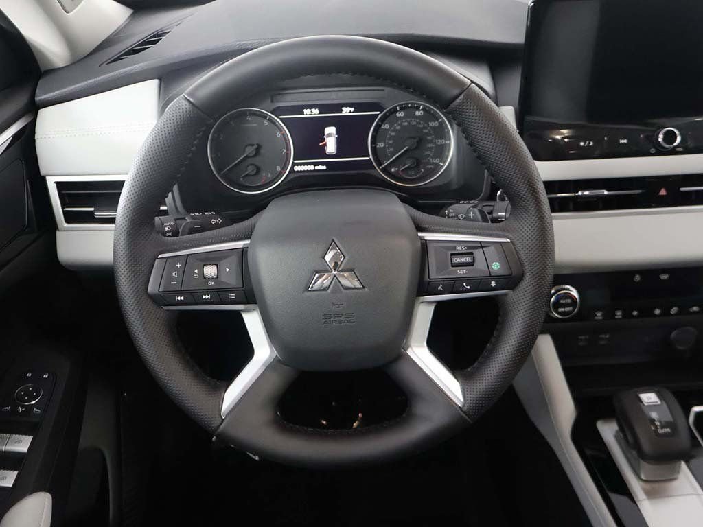 New 2026 White Mitsubishi SE 1.5T S-AWC image 39