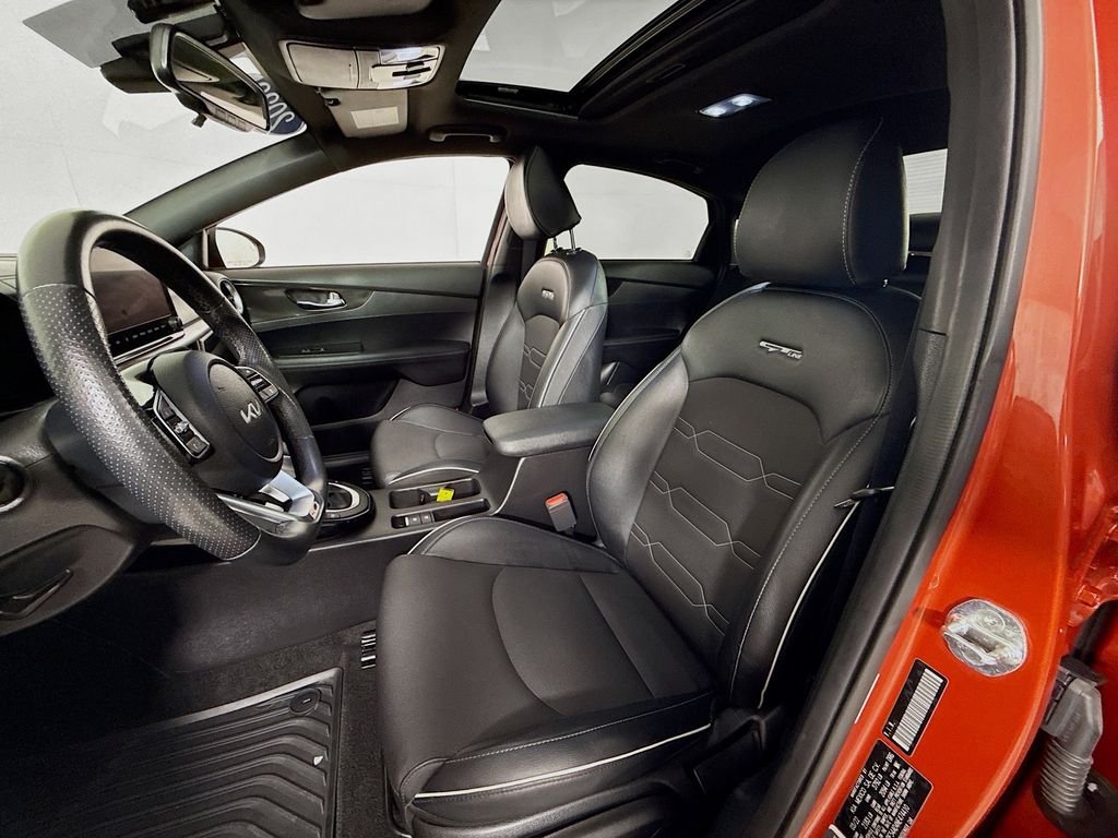 2022 Kia Forte GT-Line photo 2