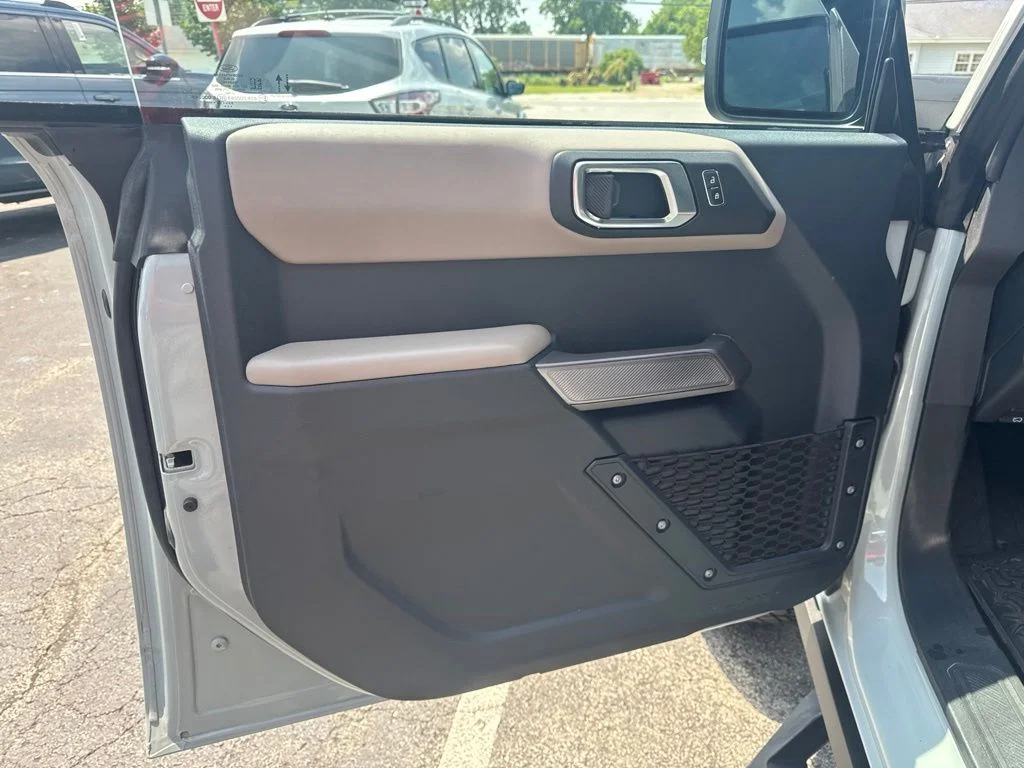 Used 2023 Gray Ford Wildtrak image 13