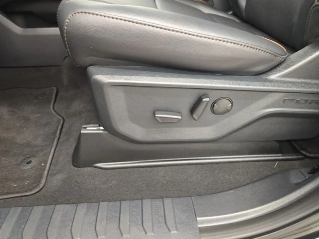 New 2026 Agate Black Metallic Ford F-350® Lariat® image 43