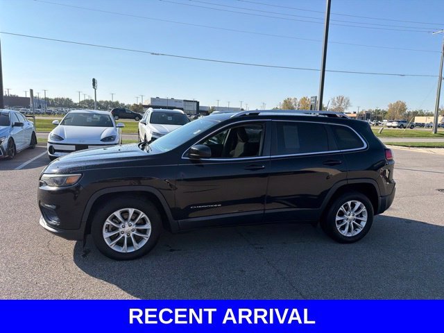 Used 2019 Diamond Black Jeep Latitude image 9