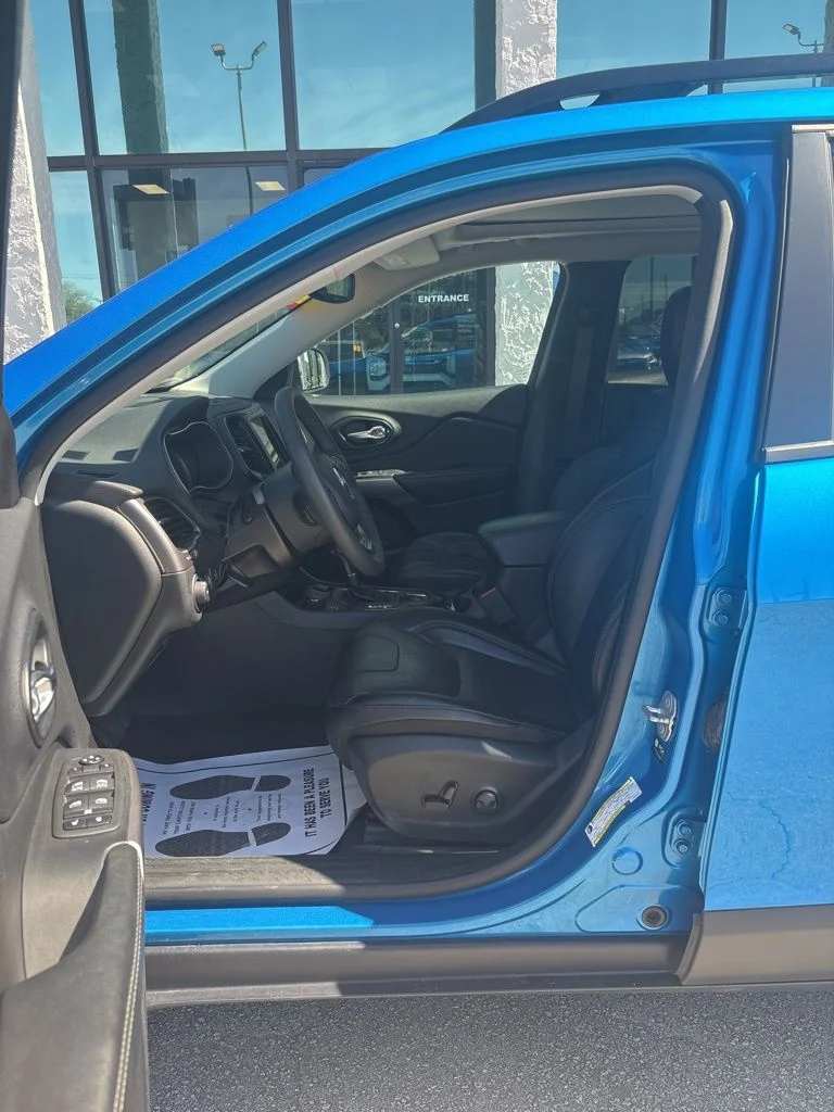Used 2022 Blue Jeep Latitude Lux image 14