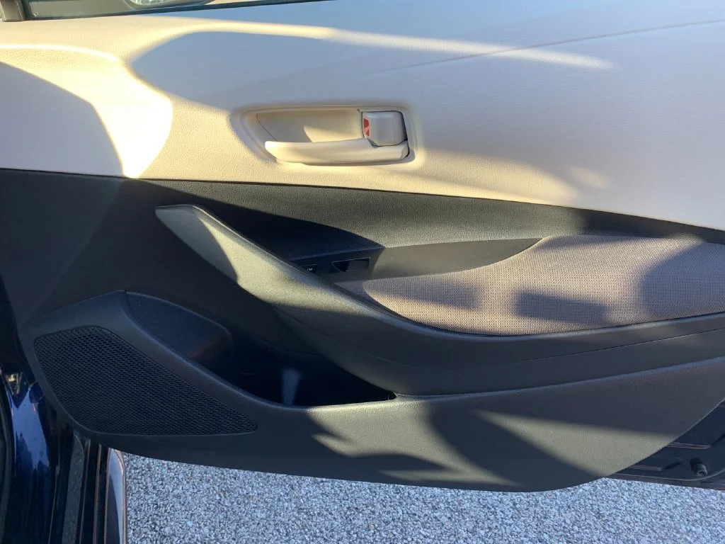 Used 2025  Toyota LE image 19