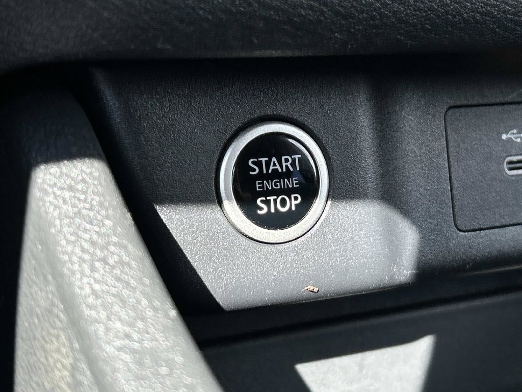 Used 2021 Blue Nissan SV image 23