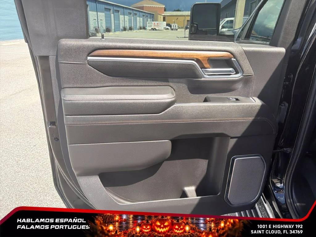 Used 2024 Black Chevrolet High Country image 23