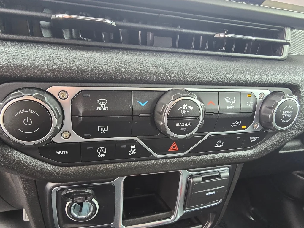 Used 2024 Hydro Blue Pearlcoat Jeep Sport image 18