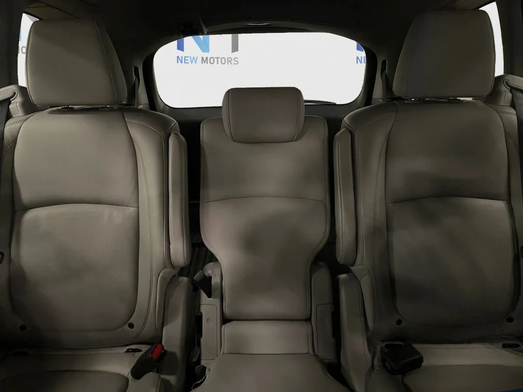 Used 2018 Blue Honda EX-L image 13