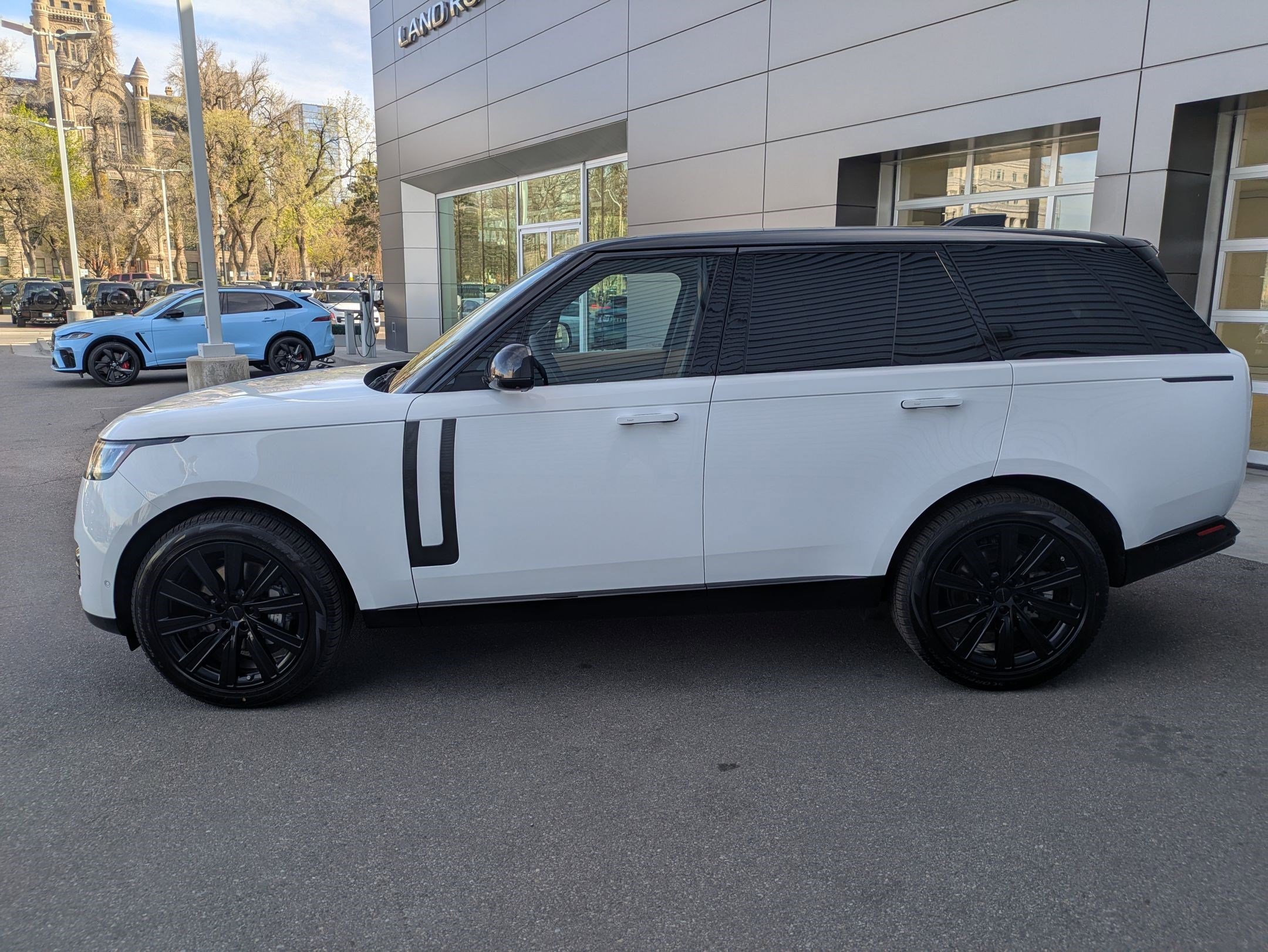 2026 Land Rover Range Rover SE - Photo 9