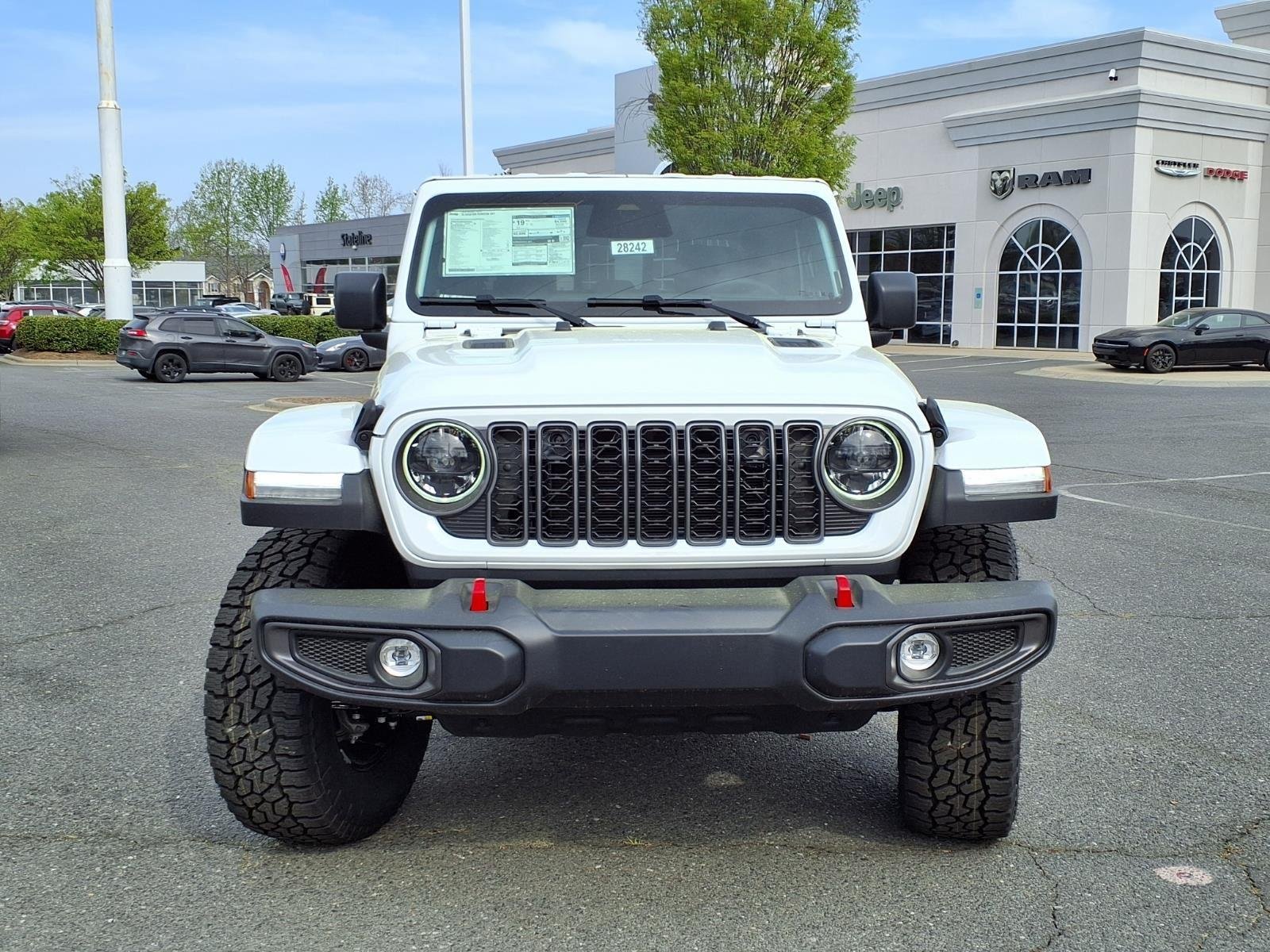 New 2026 Bright White Clear-Coat Exterior Paint Jeep  image 7