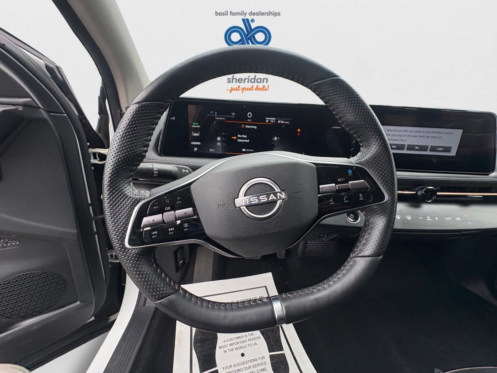 Used 2023 Everest White Pearl Tricoat/Black Diamond Pearl Nissan ENGAGE image 14