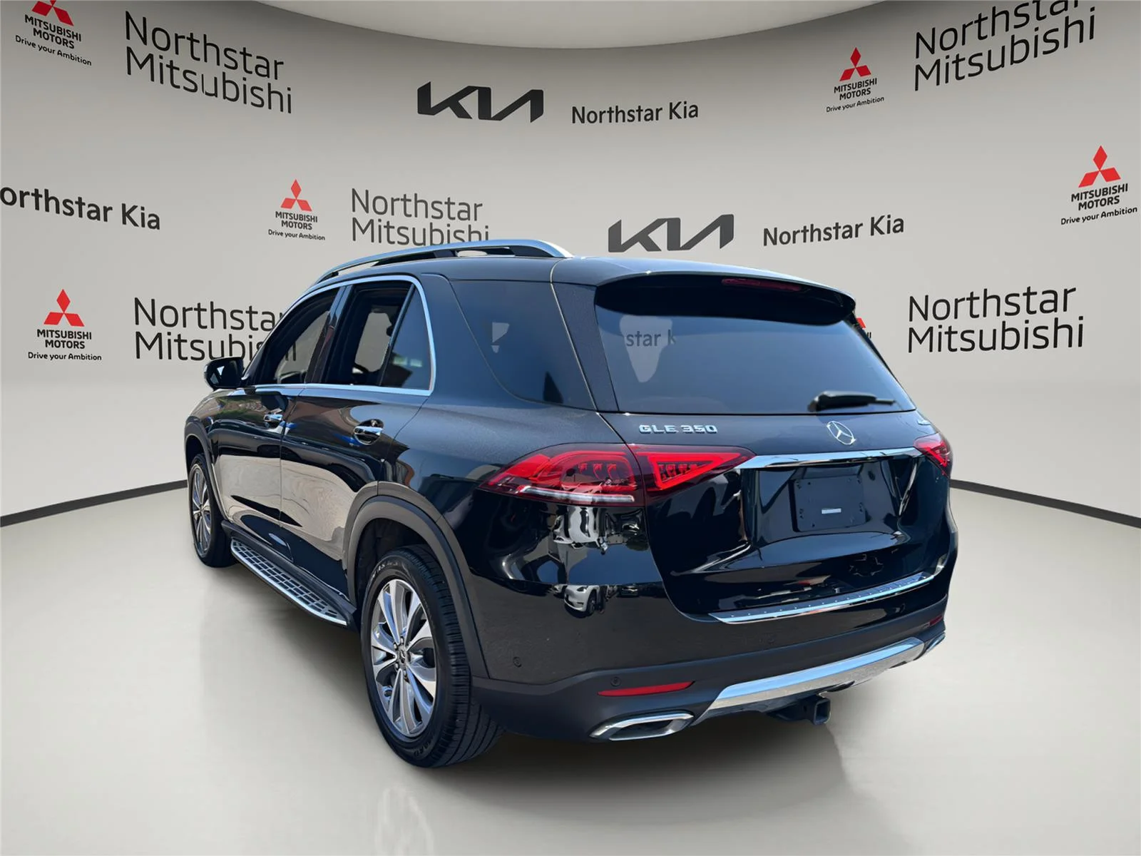 Used 2022 Black Mercedes-Benz GLE 350 image 3