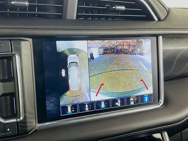 2023 GMC Yukon Denali - Photo 14