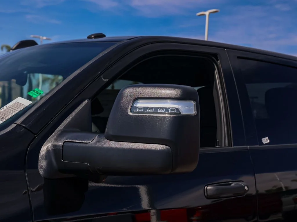 New 2026 Diamond Black Crystal Pearl-Coat Exterior Paint RAM Big Horn Night Edition image 106