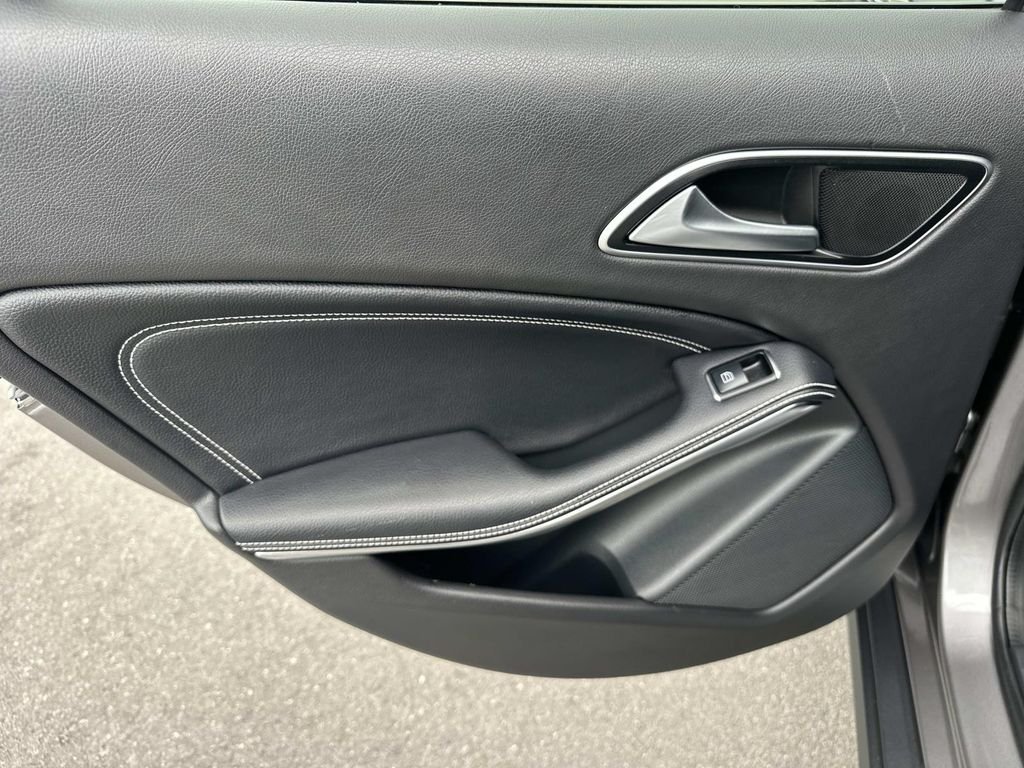 Used 2018 Mountain Gray Metallic Mercedes-Benz GLA 250 image 16