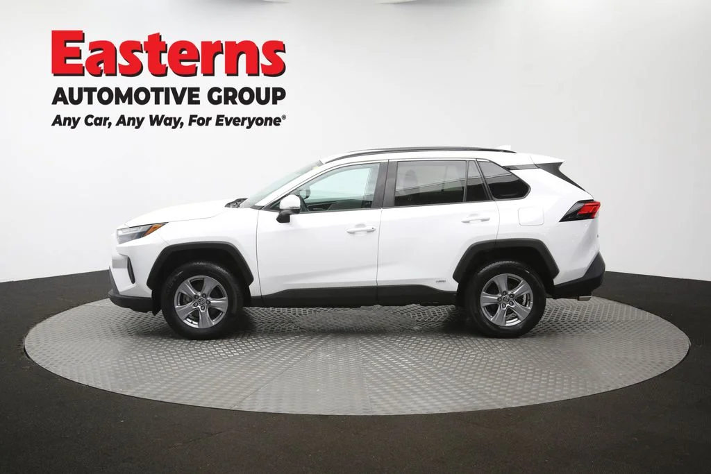 Used 2022 White Toyota XLE image 59